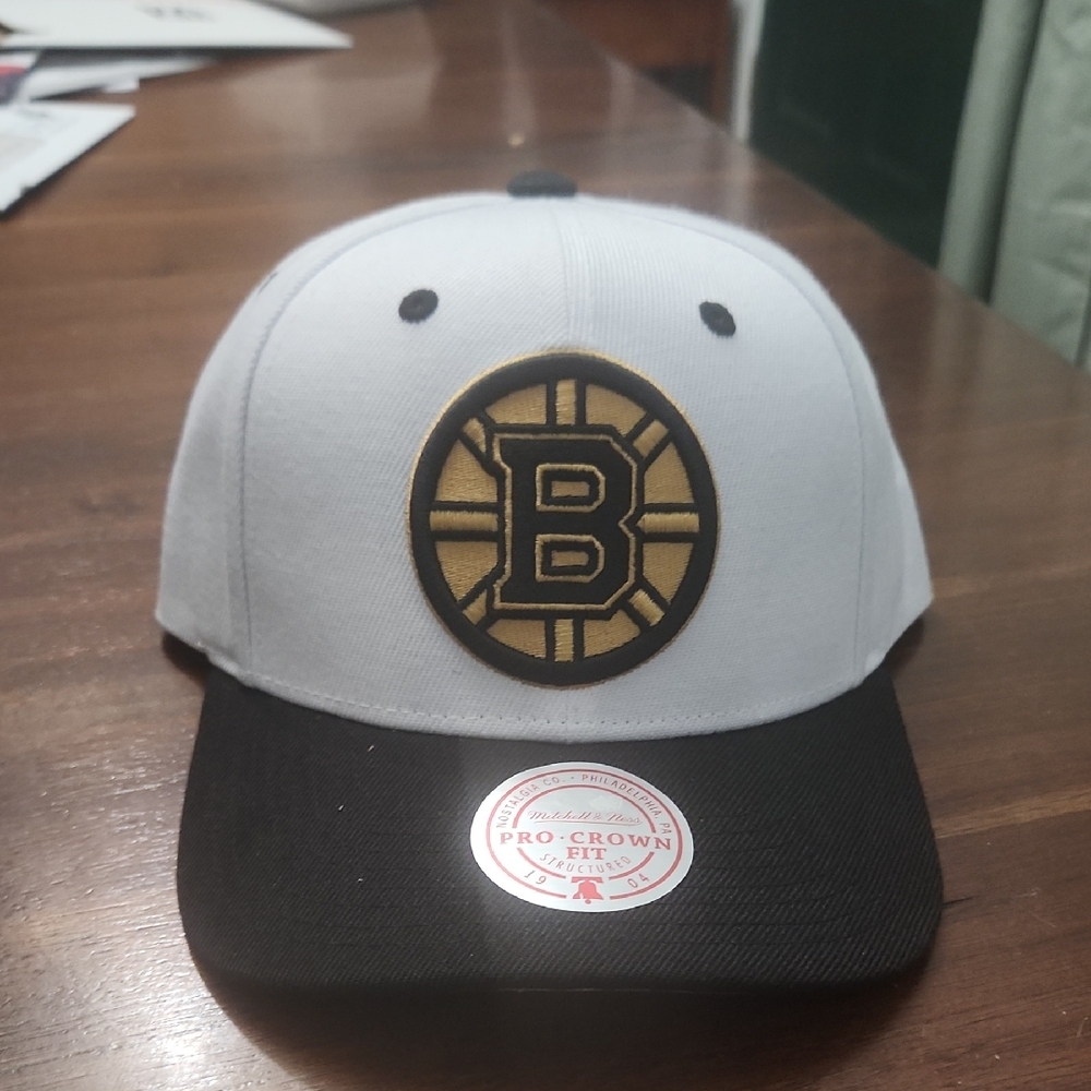Mitchell & Ness Boston Bruins Hat